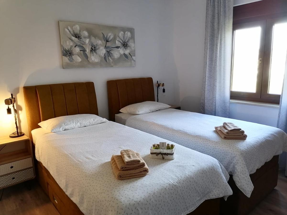 Apartment Grbin Pula Exterior photo